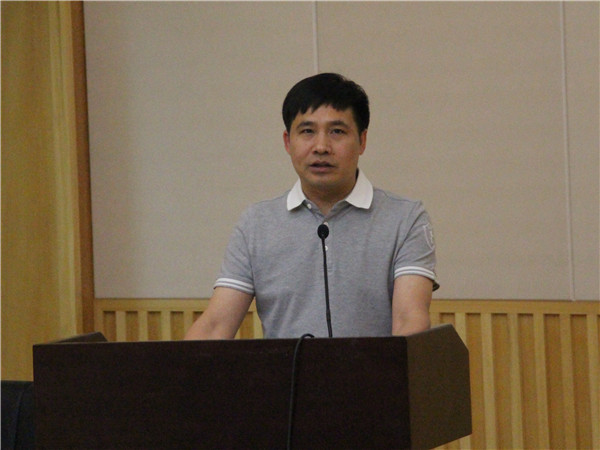 3政管公司党委书记尤传明发言.jpg